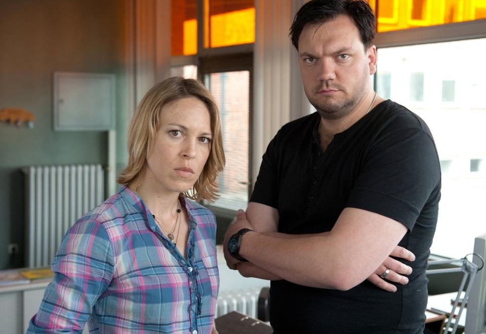 Konträre Lebensauffassung bei wechselseitiger Sympathie: Katrin König (Anneke Kim Sarnau) und Alexander "Sascha" Bukow (Charly Hübner) bilden ein aufregendes Ermittlergespann in Rostock. 2021 macht Charly Hübner jedoch Schluss. (Bild: NDR / Christine Schröder)