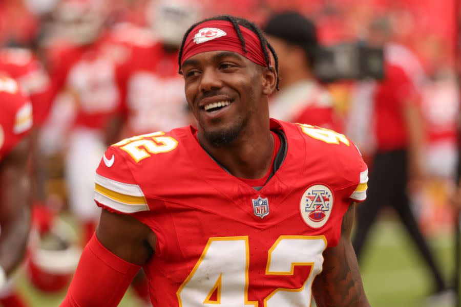 KANSAS CITY, MO – AUGUST 26: Kansas City Chiefs tight end Izaiah Gathings (42) smiles before an NFL preseason game between the Cleveland Browns and Kansas City Chiefs on Aug 26, 2023 at GEHA Field at Arrowhead Stadium in Kansas City, MO. (Photo by Scott Winters/Icon Sportswire via Getty Images)