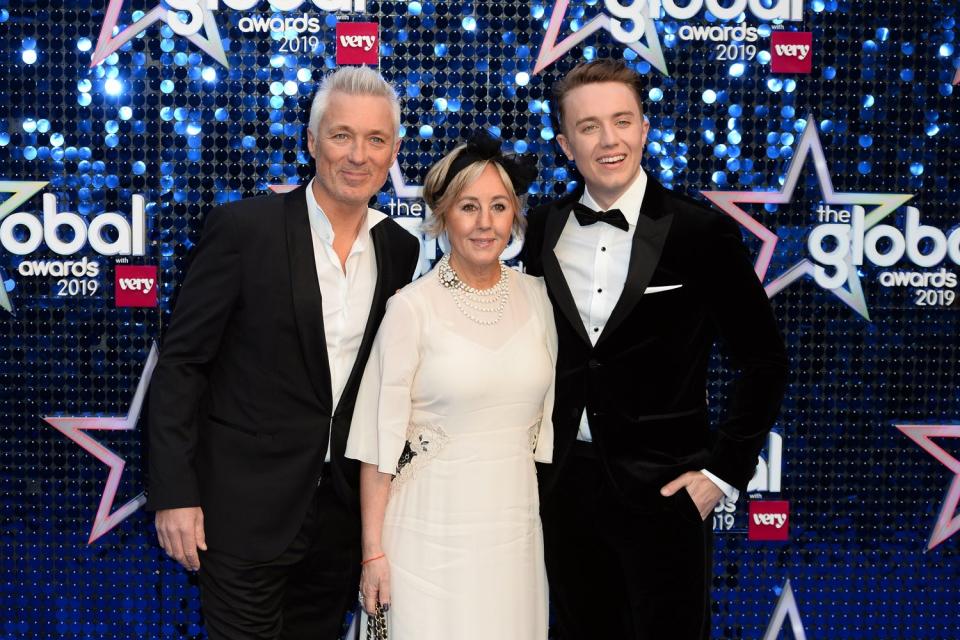 Roman Kemp and his dad Martin and mum Shirlie at the 2019 Global Awards (Getty Images)
