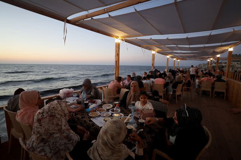 'Maldive Gaza' cafe offers taste of paradise to blockaded strip