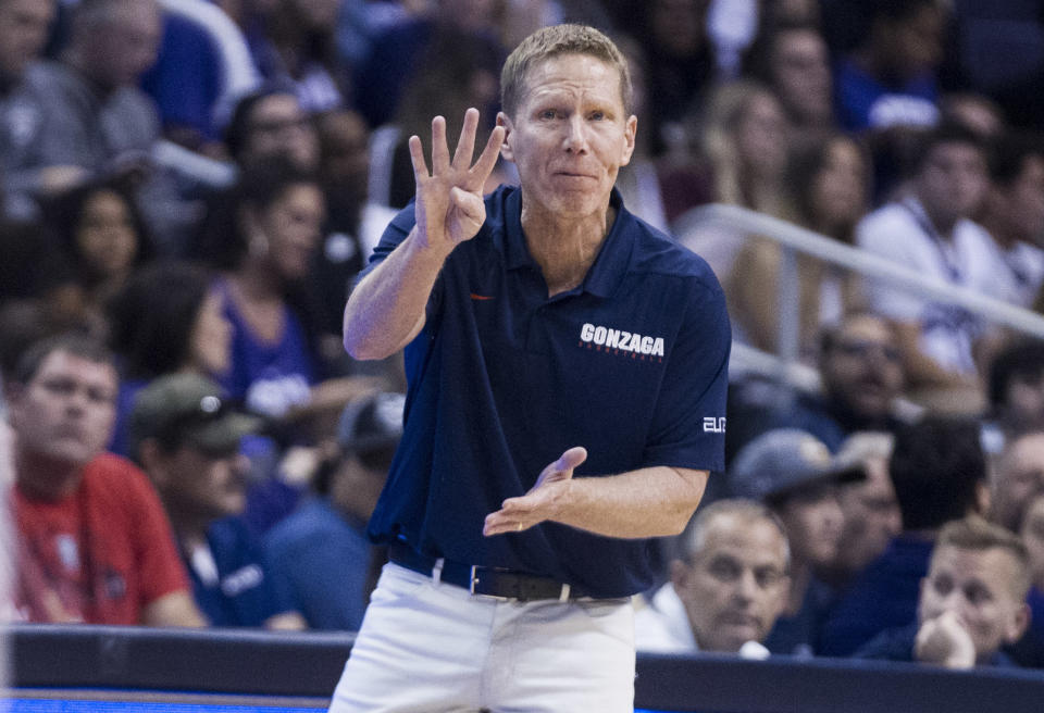 Gonzaga head coach Mark Few calls a play against Tennessee on Sunday, Dec. 9, 2018, in Phoenix. (AP Photo/Darryl Webb)