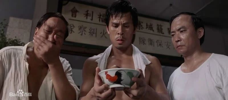 釋行宇在電影《功夫》中飾演「十二路譚腿」苦力強。（圖／翻攝自百度百科）