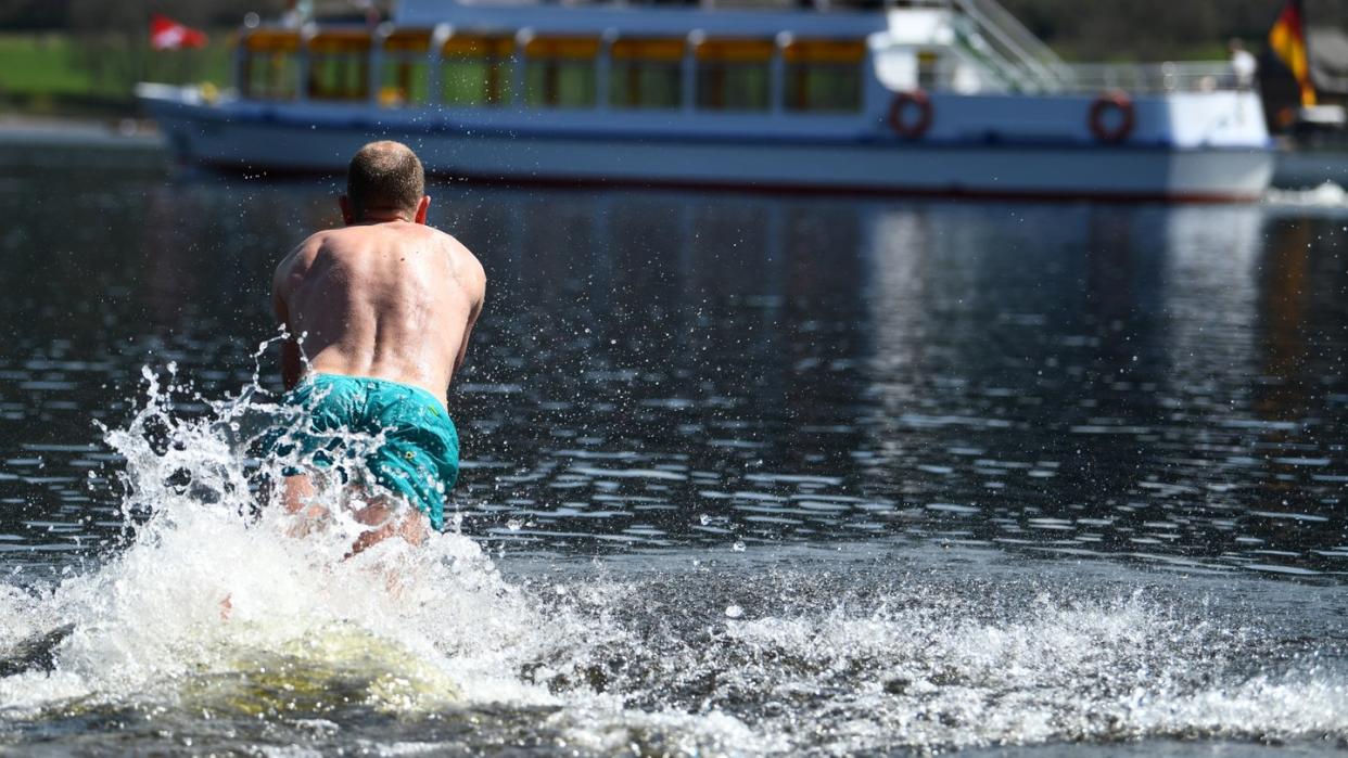 Jedes Jahr ertrinken in Deutschland Hunderte Menschen. Oft sind Leichtsinn oder Übermut die Ursache, aber auch die Schwimmfähigkeit nimmt allgemein ab. Foto: Patrick Seeger