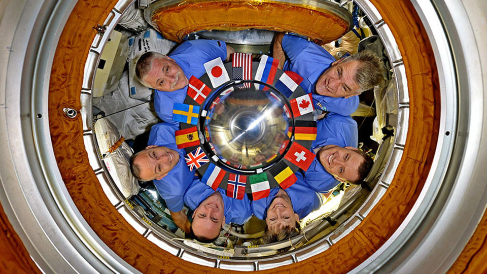 The Expedition 52 crew poses for a portrait at the International Space Station. Pictured clockwise from top right: Paolo Nespoli, Jack Fischer, Peggy Whitson, Sergey Ryazanskiy, Randy Bresnik and Fyodor Yurchikhin. <cite>ESA/NASA</cite>