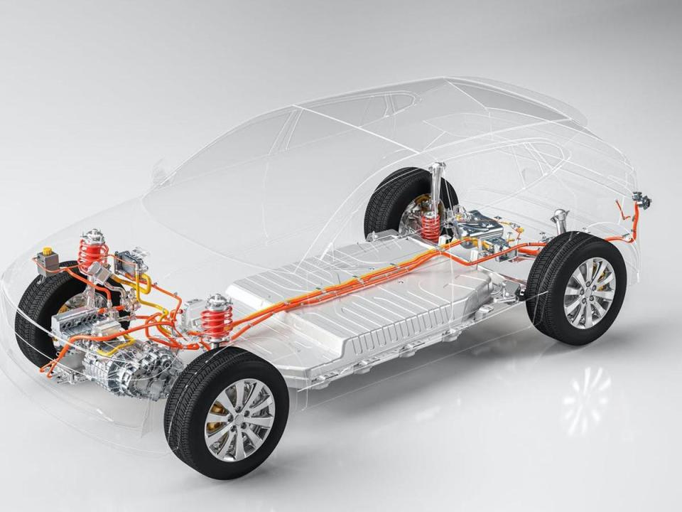 BEV (Battery Electric Vehicle) 純電動車因為沒有引擎，因此無需油箱、變速箱、進排氣系統等多餘負重，而且軸距及車室空間都可以極大化。