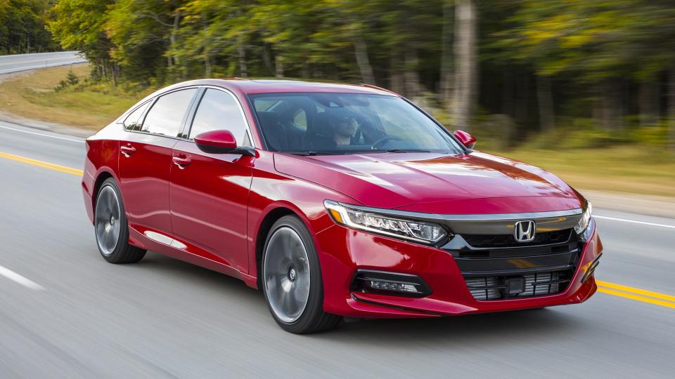 Honda Will Retrofit 2018-2022 Accords With Wireless Apple CarPlay photo