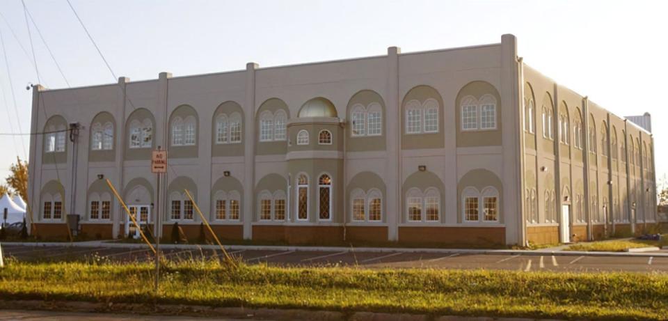 The Abubakar Assidiq Islamic Center sits on 10 acres of land and is just over 30,000 square feet.