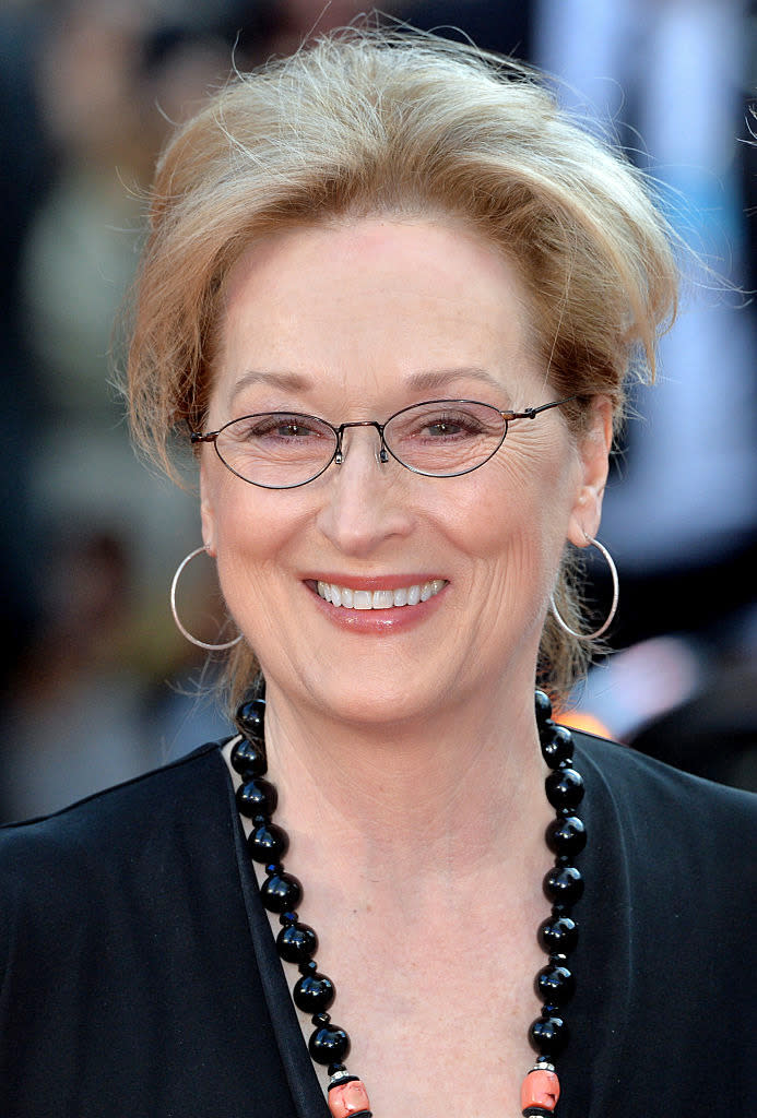 <p>Mittlerweile hat Meryl Streep zwar auch selbst ein paar Falten mehr, doch ihr strahlendes Lächeln verleiht ihr weiterhin eine tolle Ausstrahlung. </p>