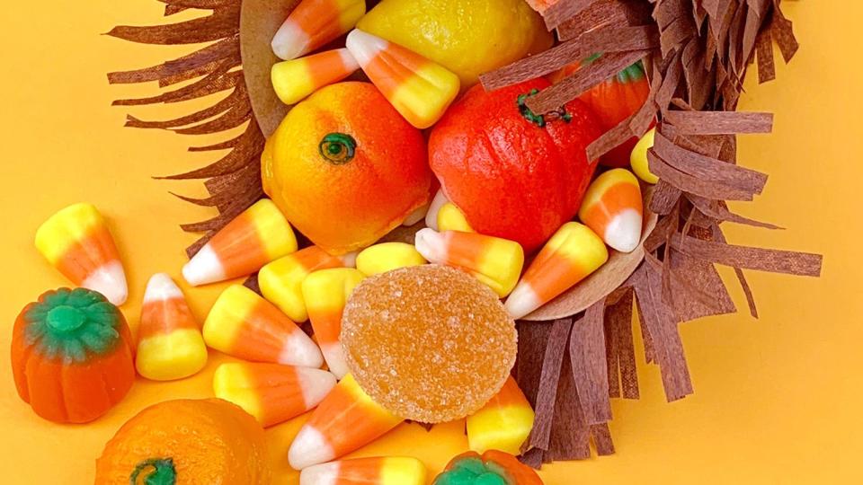 candy cornucopia easy thanksgiving crafts for kids