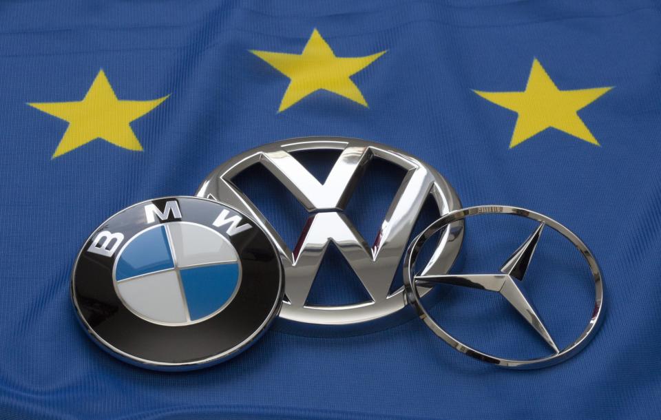 Mussten zu Jahresbeginn einen Rückschlag hinnehmen: die Autobauer VW, BMW und Mercedes-Benz - Copyright: picture alliance / Ulrich Baumgarten | Ulrich Baumgarten