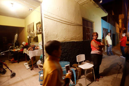 Relatives of inmate Ruben Cardenas wait information before Texas order his execution outside of the Cardenas' family house in Irapuato, in Guanajuato state, Mexico, November 8, 2017. REUTERS/Edgard Garrido