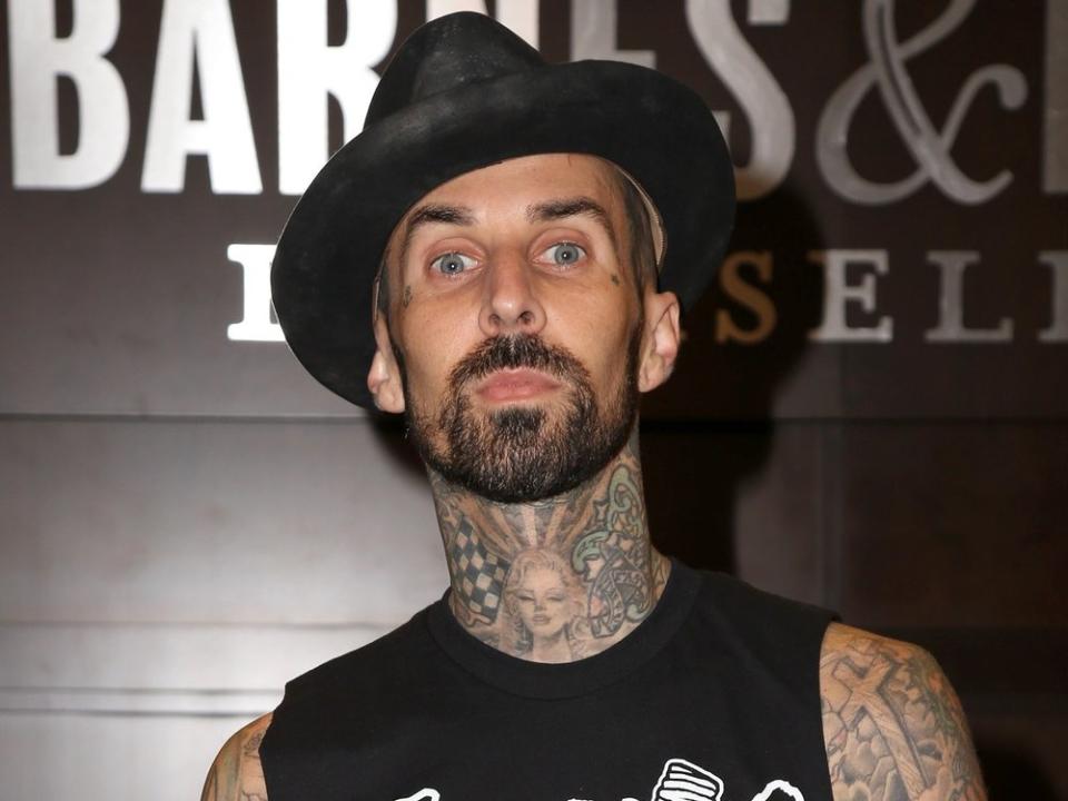 Travis Barker musste in der vergangenen Woche ins Krankenhaus. (Bild: Kathy Hutchins/Shutterstock.com)