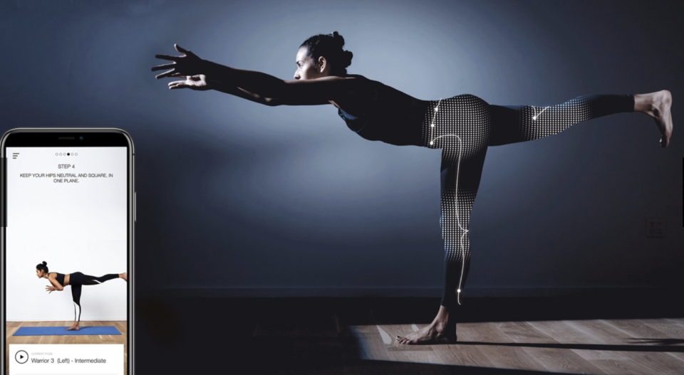I Nadi X prodotti da Wearable X sono pantaloni da ginnastica intelligenti in grado di migliorare le posizioni di yoga come se ci fosse un istruttore accanto. Questi leggings, infatti, si basano su tecnologia cinestetica e grazie ai sensori integrati, tutti comunicanti tra loro, permettono di riconoscere quando una posizione yogica non è corretta. Prezzo: 249 dollari su wearablex.com