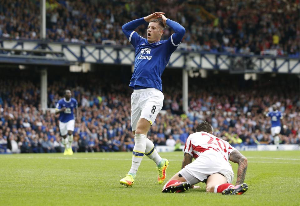 Football Soccer Britain - Everton v Stoke City - Premier League - Goodison Park - 27/8/16 Everton's Ross Barkley looks dejected Action Images via Reuters / Ed Sykes Livepic EDITORIAL USE ONLY. No use with unauthorized audio, video, data, fixture lists, club/league logos or "live" services. Online in-match use limited to 45 images, no video emulation. No use in betting, games or single club/league/player publications. Please contact your account representative for further details.