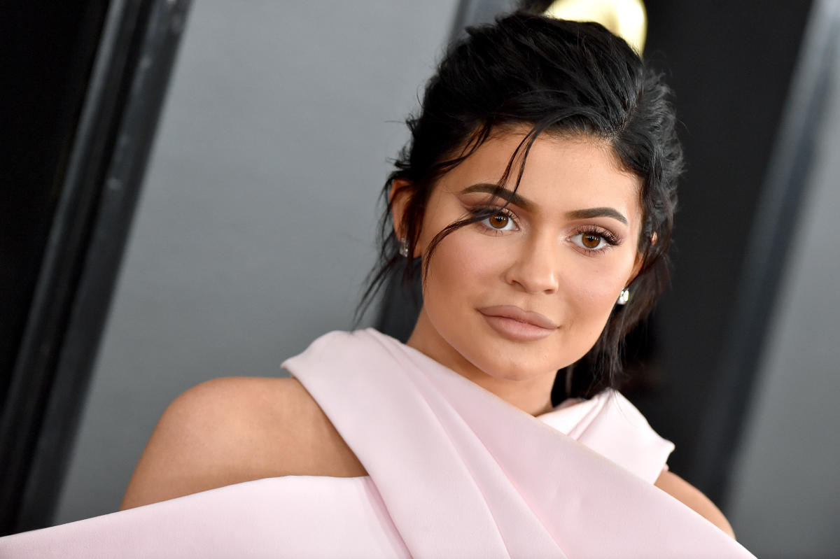 Kylie Jenner Wore an Affordable Alo Yoga Set to Lounge Around