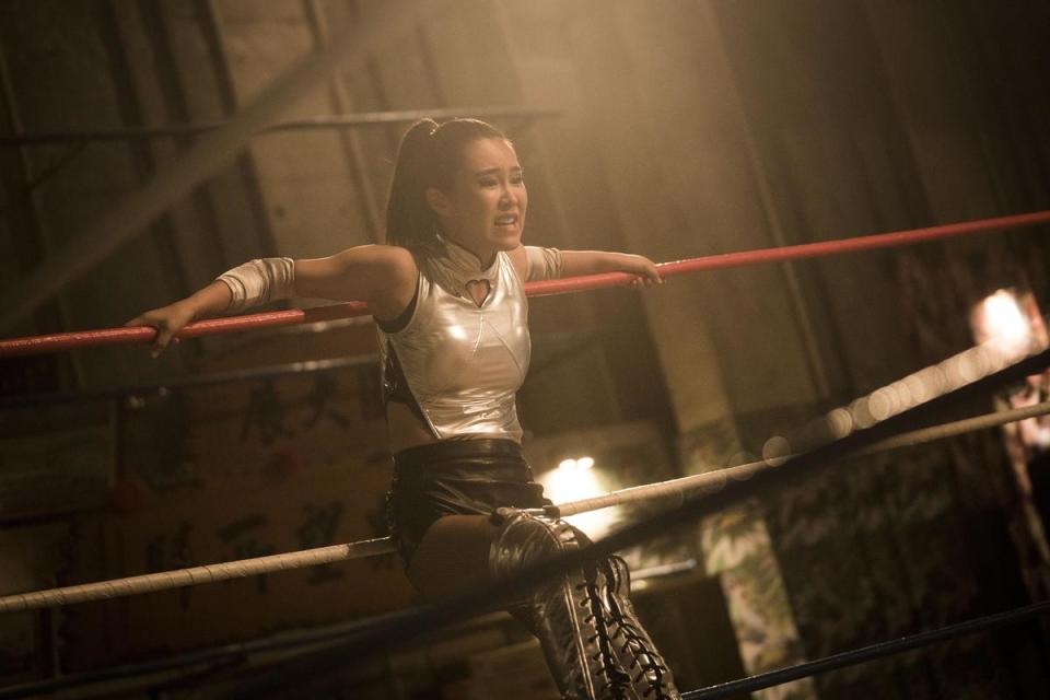 黃心娣在電影《女優，摔吧！》扮演摔角隊長，跳著火辣、性感的舞蹈出場，讓人眼前一亮。