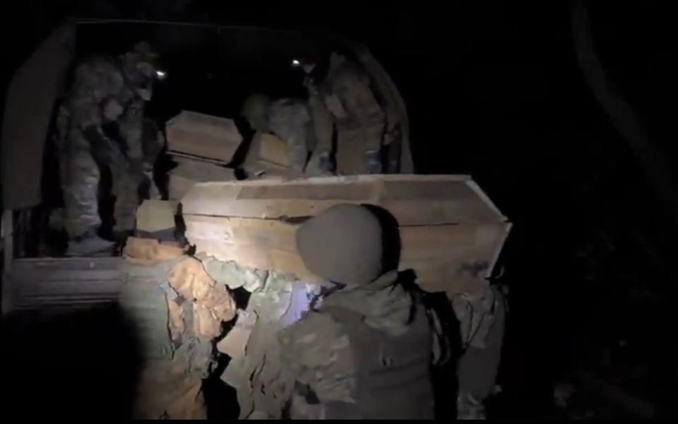 A video clip of Russian troops transporting coffins - Telegram