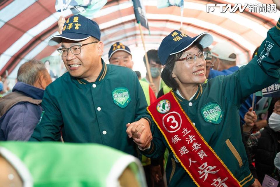 今「正義連線」民進黨不分區立委候選人王義川、名嘴李正皓，立委林楚茵助陣，現場盛況空前，湧入破千人力挺吳音寧。