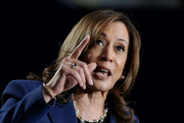 La vicepresidenta de Estados Unidos, Kamala Harris, habla en su primer mitin de campaña en Milwaukee, Wisconsin, el 23 de julio de 2024. (KAMIL KRZACZYNSKI)