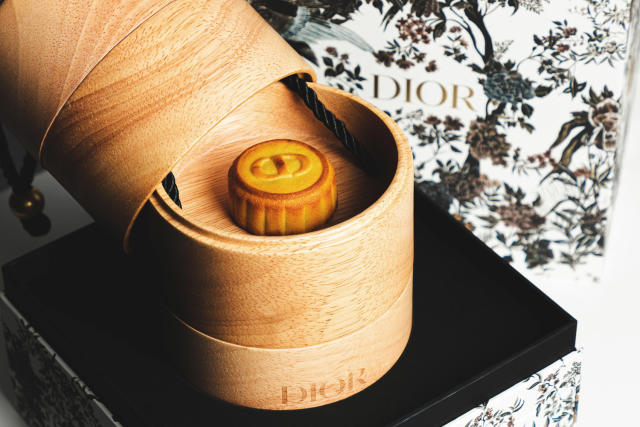 Saint - Monogram - best mooncakes mid autumn festival luxury