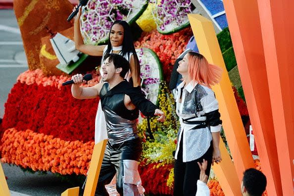 PASADENA, CALIFORNIA - JANUARY 01: (L-R) Michelle Williams, David Archuleta and Cassadee Pope perform in the 135th Rose Parade Presented by Honda on January 01, 2024 in Pasadena, California. (Photo by Jerod Harris/Getty Images)