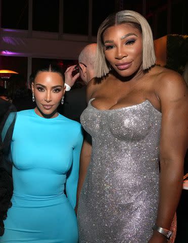 <p>Kevin Mazur/VF22/WireImage</p> Kim Kardashian and Serena Williams attend the 2022 Vanity Fair Oscar Party.