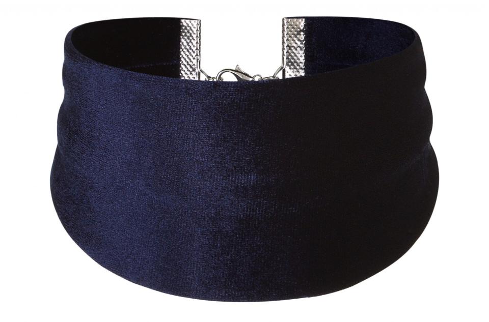 <p>For any jewellery fan out there, this luxe choker will sex up an outfit in one quick step. <i>New Look, £4.99</i> </p>