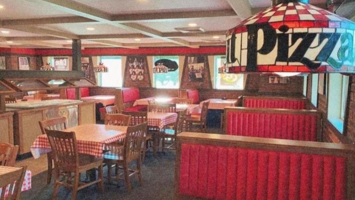 Pizza Hut Vintage Interior 1980s or 1990s