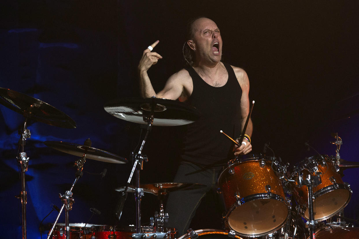 Drummer Lars Ulrich of the American heavy metal band Metallica performs at the Apollo Theater in New York September 21, 2013.  REUTERS/Adrees Latif (UNITED STATES - Tags: ENTERTAINMENT)