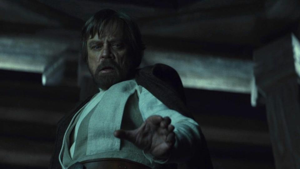 Luke Skywalker uses his hand to Force read Ben Solo's mind in The Last Jedi