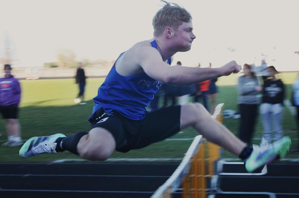 Breckin Clatt hopes to lead the Colo-NESCO boys shuttle hurdle team back to state for the first time since 2019.