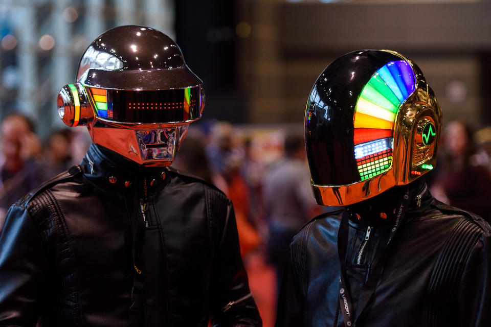 Depuis que les Daft Punk ont annoncé la fin de leur carrière, le prix de leurs vinyles monte en flèche. (Photo by Daniel Boczarski/Getty Images)