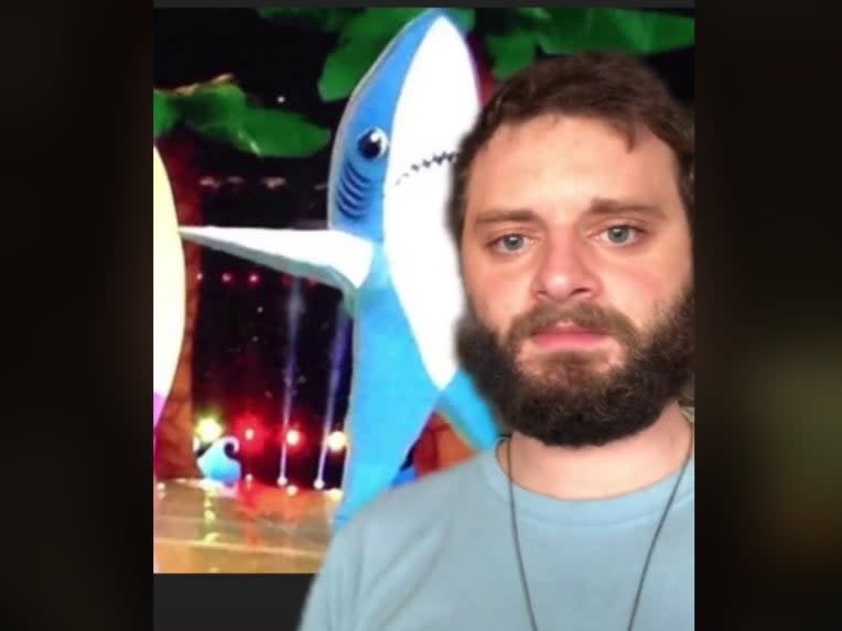 Former prisoner, Morlock, reacting to the left shark meme from 2015 (TikTok/Pastlivesllc)