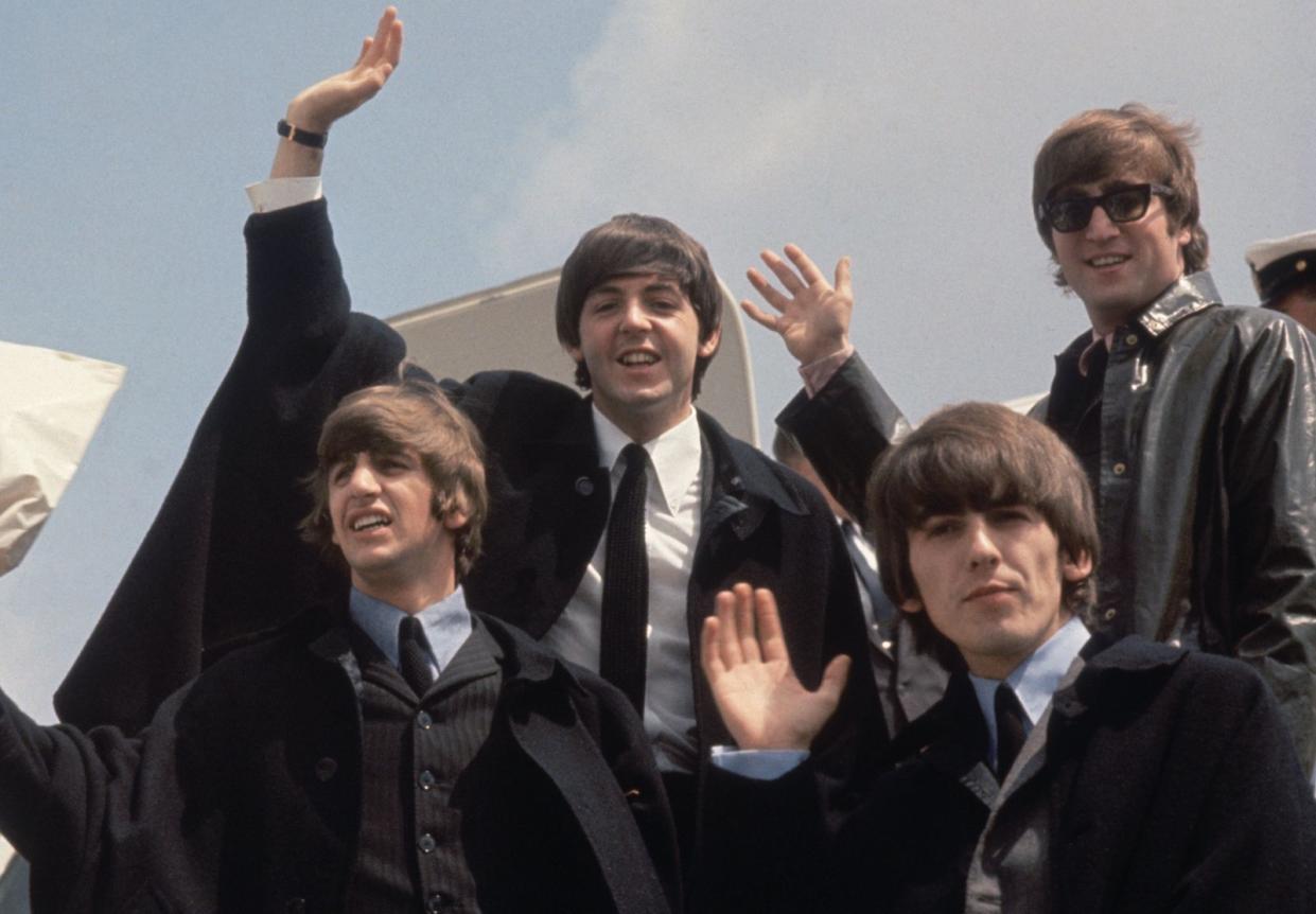 Die Disney-Serie "The Beatles: Get Back" verarbeitet 60 Stunden bislang unveröffentlichtes Filmmaterial. (Bild: Fox Photos/Getty Images)