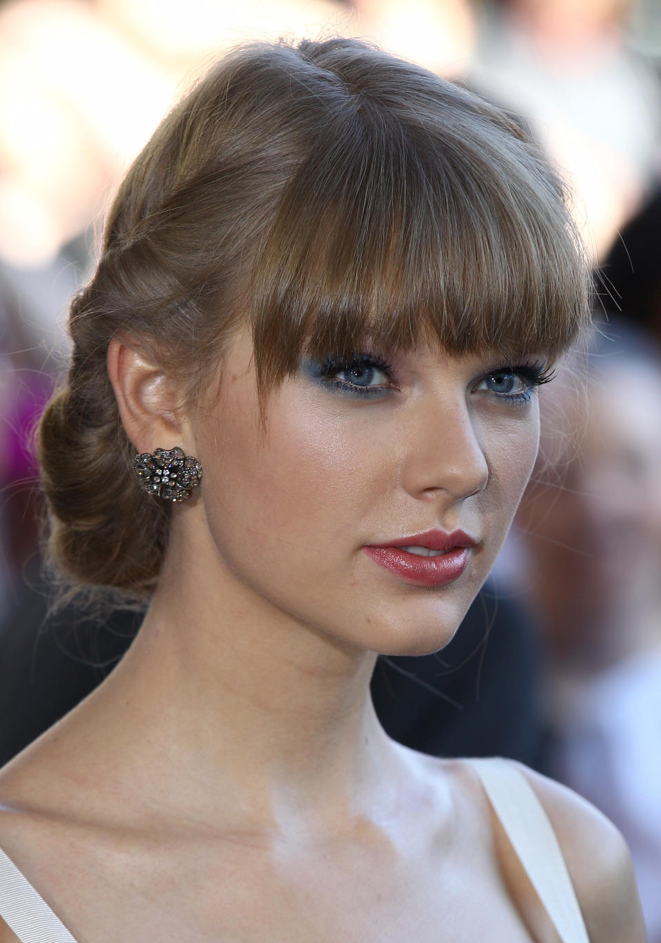 American singer-songwriter Taylor Swift arrives for the Australian music industry Aria Awards in Sydney, Thursday, Nov. 29, 2012. (AP Photo/Rick Rycroft)