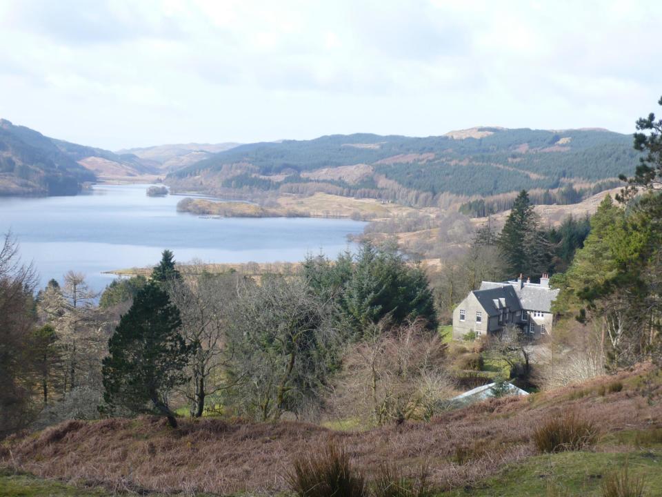 Loch Avich House has breathtaking views of the Scottish Highlands (Loch Avich House)