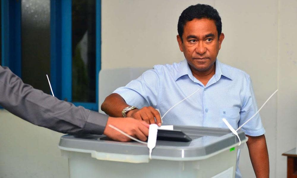 Abdulla Yameen, president of the Maldives, casts his vote in Malé.