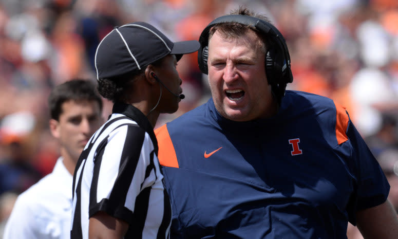 Bret Bielema reacts on the field for Illinois.