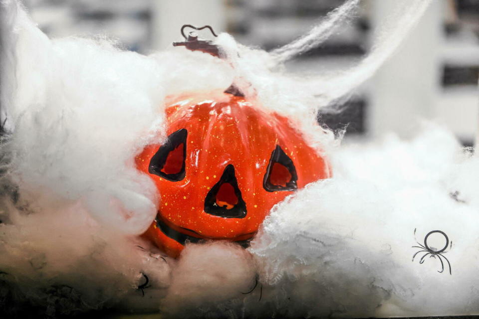 Halloween serait une contraction de l’anglais « All Hallows’ Eve », qui signifie la « veille de tous les saints ».   - Credit:BEATA ZAWRZEL / NurPhoto via AFP