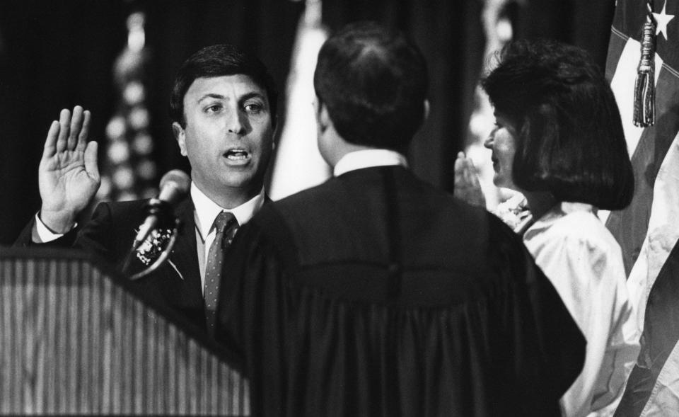 Tommy Hazouri receives the oath of office to become Jacksonville's mayor in 1987.