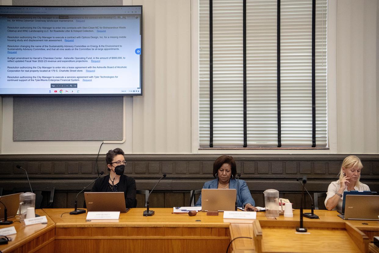 Members of City Council met Feb. 23 to review of the upcoming Feb. 28 City Council agenda.