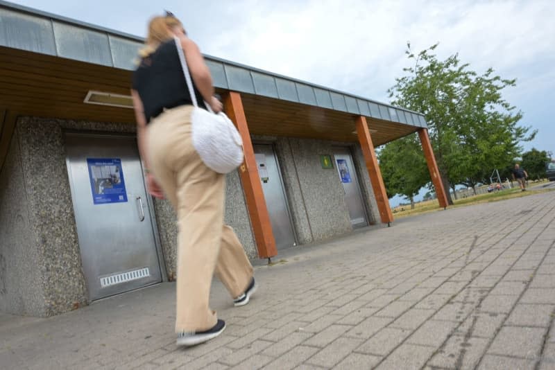 Toilets along German motorways are notoriously filthy. Desperate to spare drivers and cleaners from further abysmal conditions, one local authority is starting a campaign appealing for hygiene. Marius Bulling/dpa