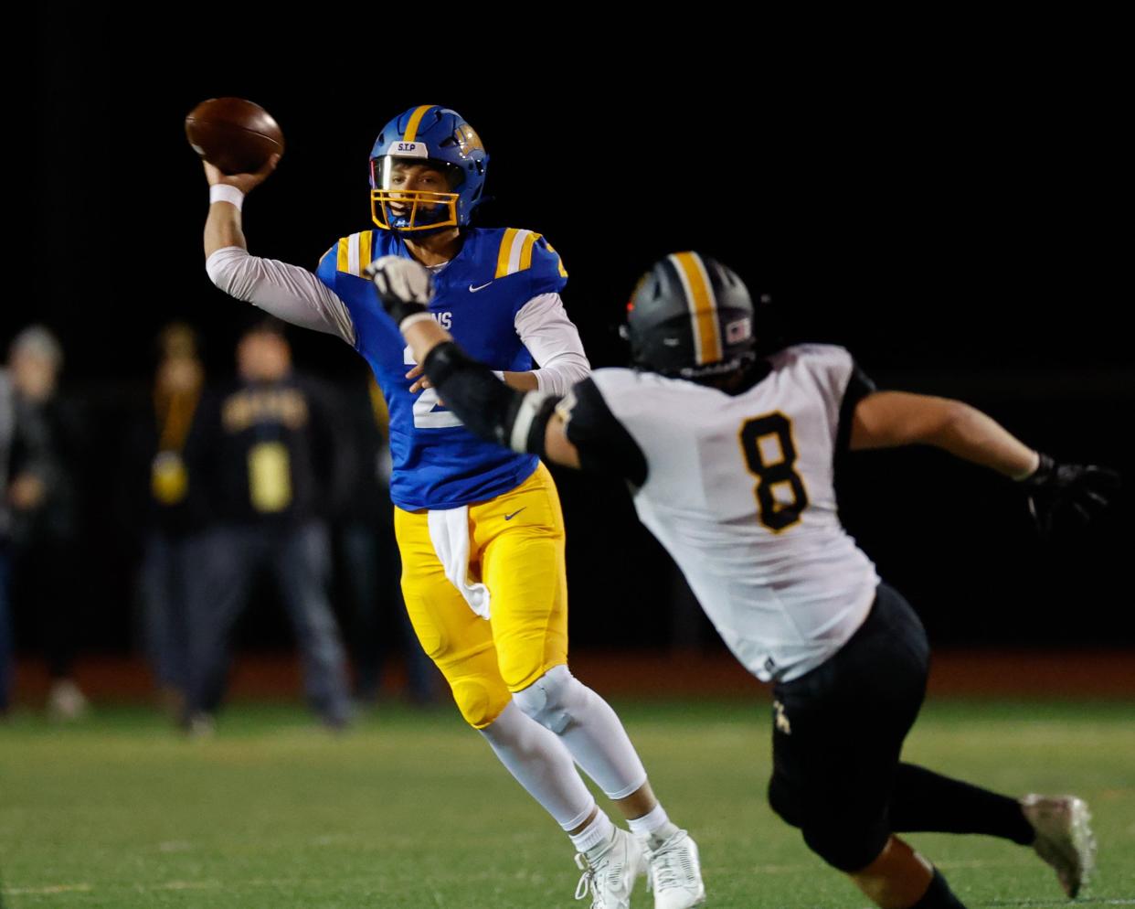 Gahanna Lincoln quarterback Brennen Ward has committed to Kentucky.