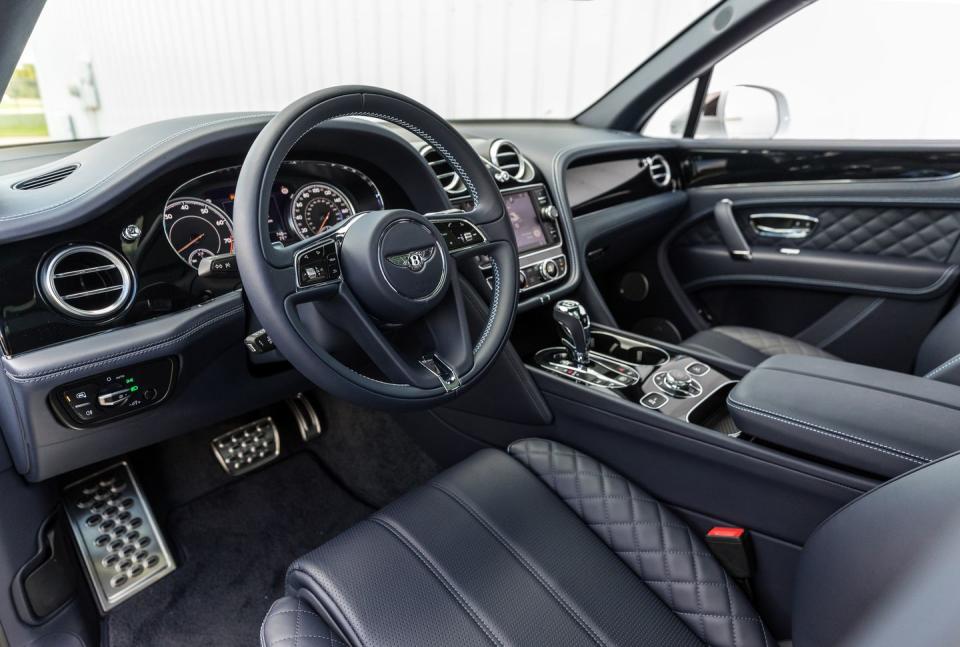 View Photos of the 2019 Bentley Bentayga V8