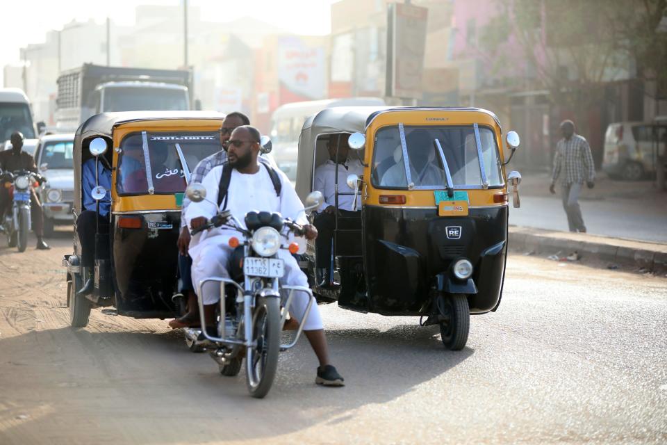 <p>Der Sudan gilt als unterentwickeltes Dritte-Welt-Land. Autos sind dort ein dementsprechend hohes Gut. Benzin ist zwar mit 29 Cent pro Liter recht günstig – allerdings nur aus einem wohlhabenden Blickwinkel </p>