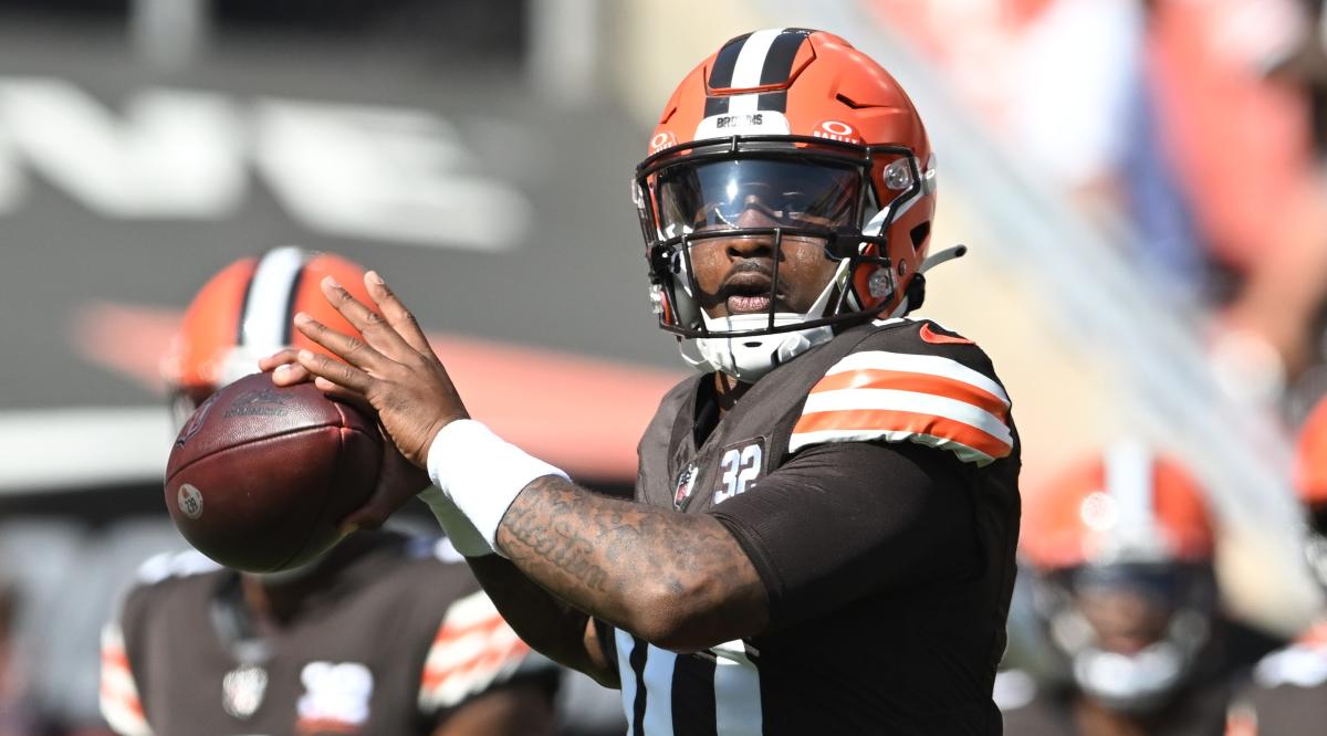 Stainbrook] #Browns QB Deshaun Watson in uniform for the first