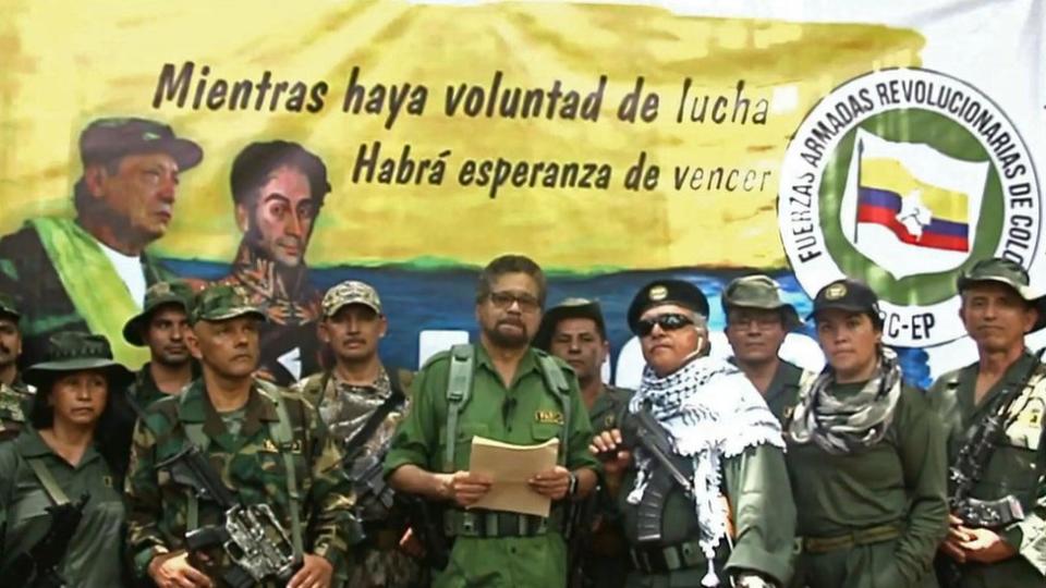 Iván Márquez, junto a Santrich y "El Paísa"