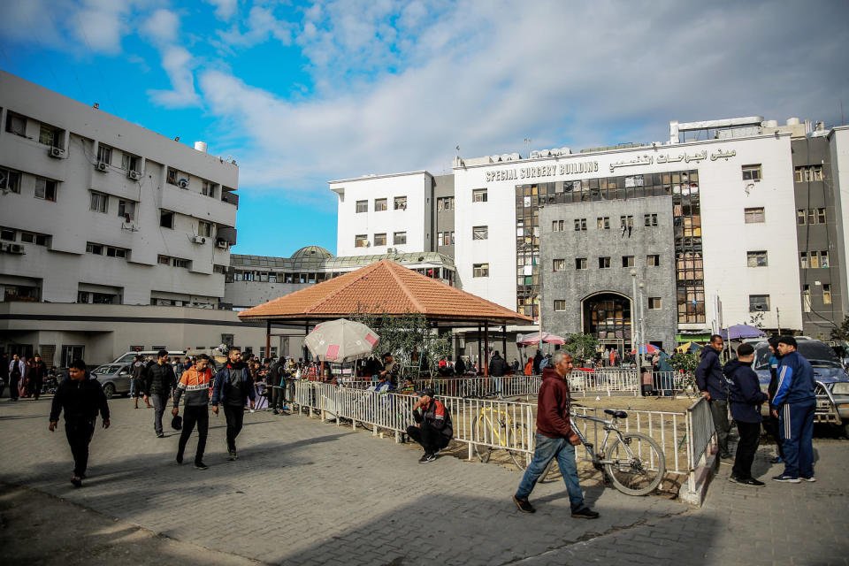 Palestinians lives under difficult conditions at Al-Shifa Hospital in Gaza (Omar Qattaa / Anadolu via Getty Images)