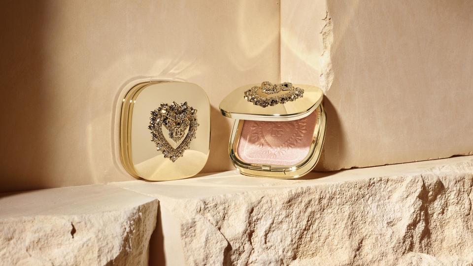 Illuminating Face Powder($470)