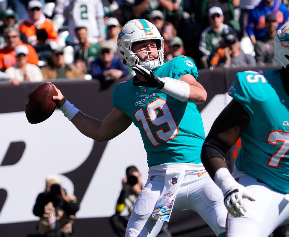 Dolphins quarterback Skylar Thompson, passing against the Jets last Sunday, makes his first NFL start this weekend.